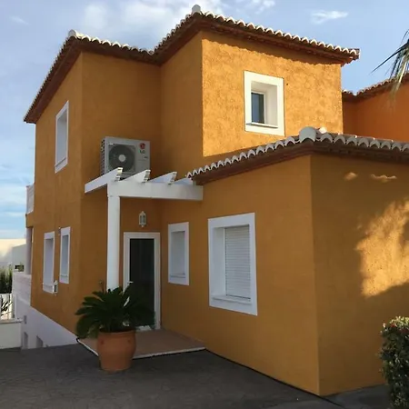 La Casananas Holiday home *